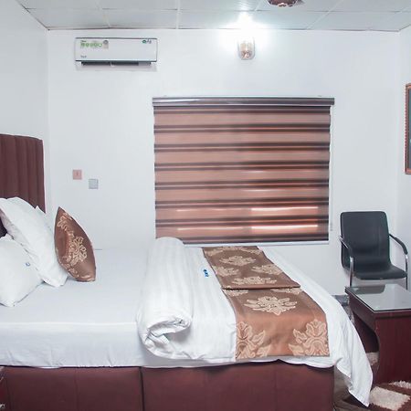 Kay Luxury Suites Uyo Luaran gambar