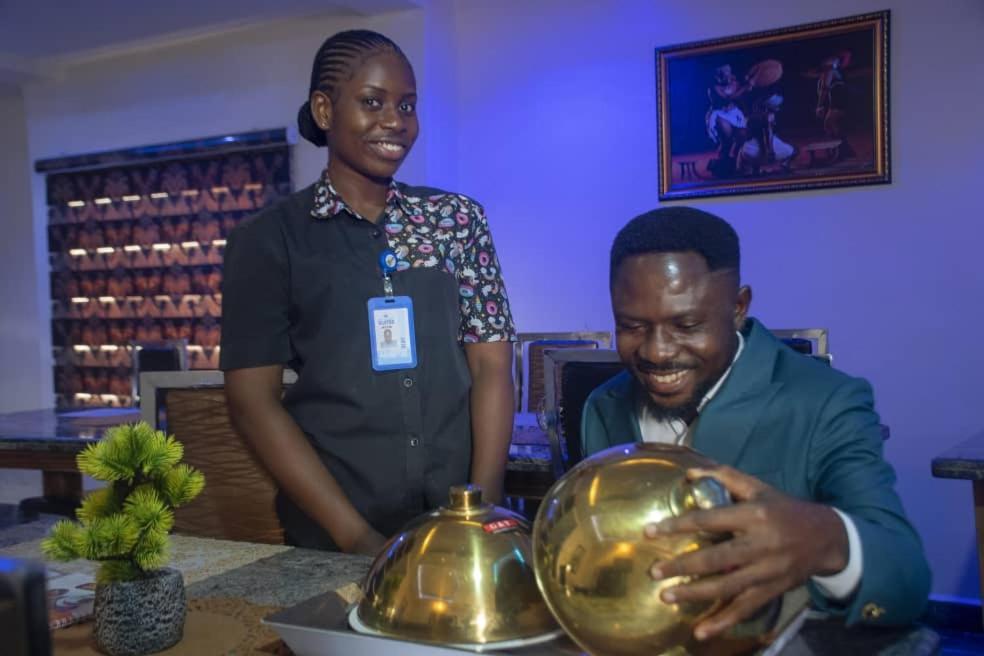 Kay Luxury Suites Uyo Luaran gambar