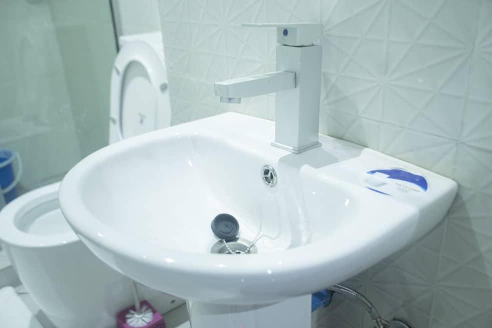Kay Luxury Suites Uyo Luaran gambar