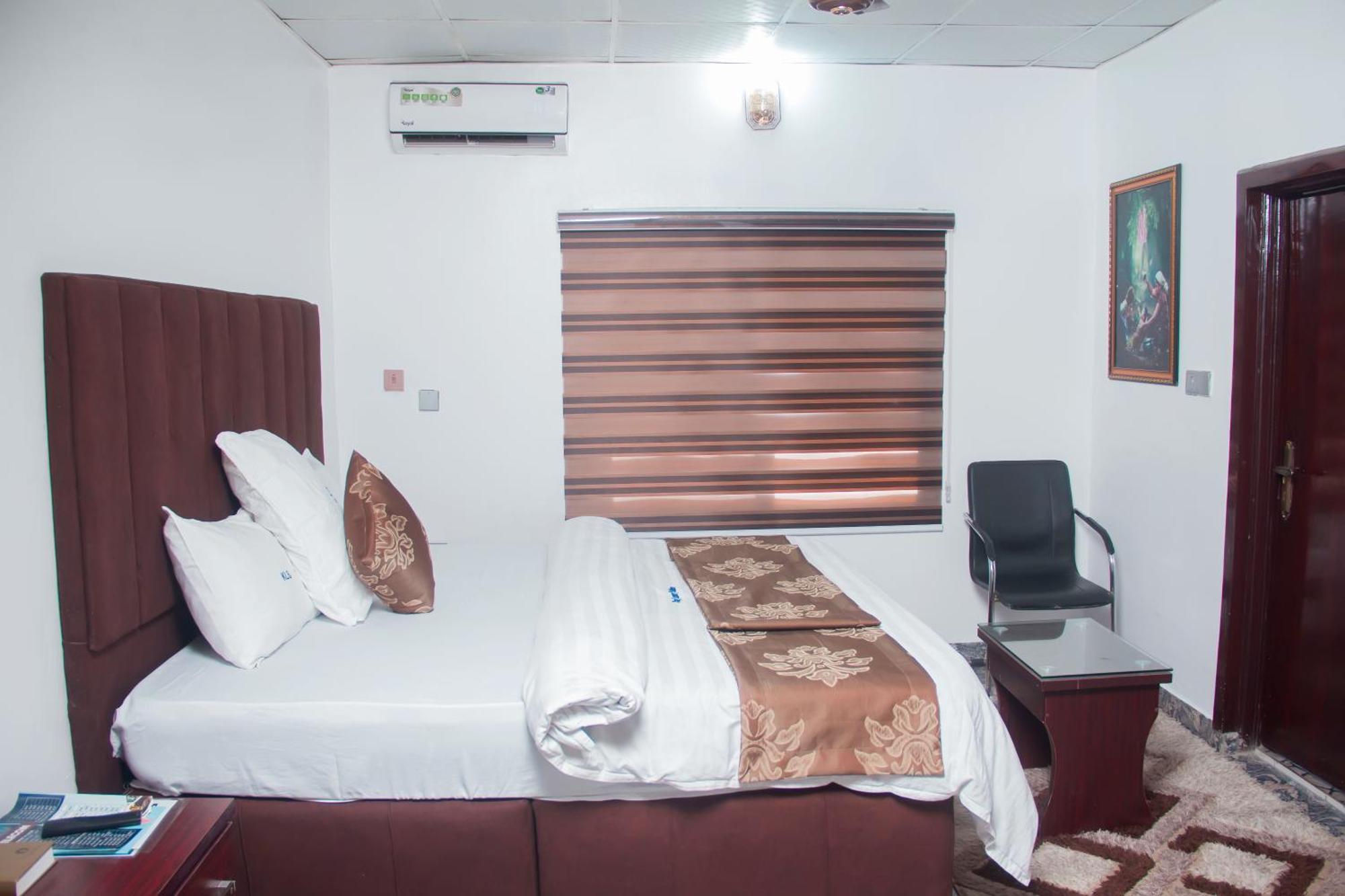 Kay Luxury Suites Uyo Luaran gambar